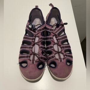 Duluth Trading Co Women's size 9 Adjustable Suede Open Water Hiking Shoes Purple
